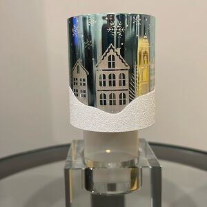 Bath & Body Works - Wallflower with a Winter Snow Scene